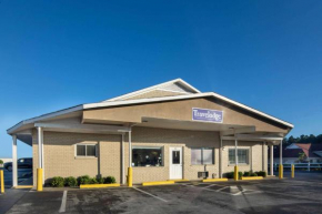 Гостиница Travelodge by Wyndham Orangeburg  Оринджберг